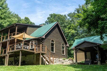 Cozy 2 Bedroom Cabin Nestled In Wooded Hideaway Monterey Exterior photo